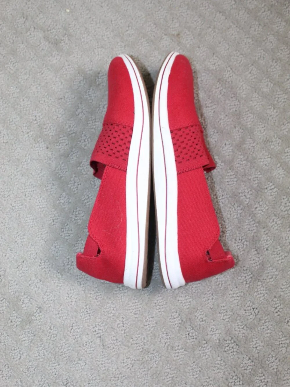 Clarks Size 8.5 Red Canvas Round Toe Flats